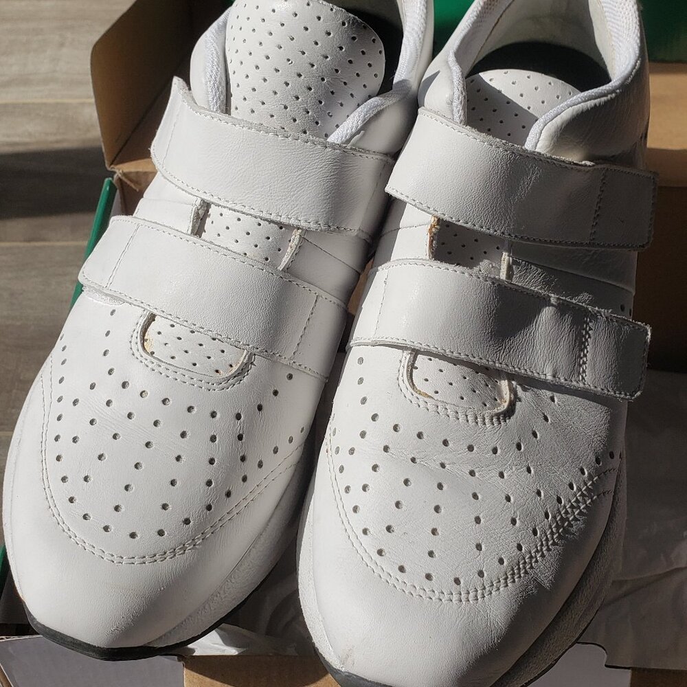 GEOX Women's Sneakers Size 8
